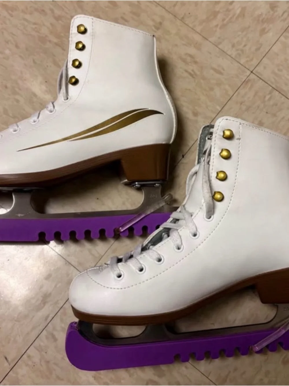Lake Placid Cascade Recreation Figure Skates and Blade guard set, women's size 6